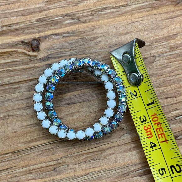 Aurora Borealis Rhinestone White Glass Vintage Infinity Brooch - Picture 6 of 6